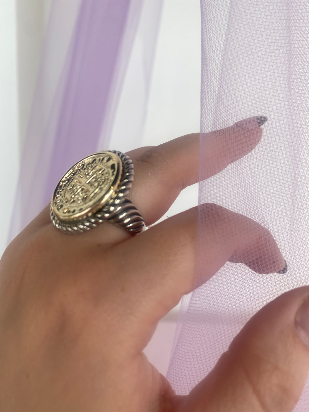 Medallion Ring, Gold/Silver