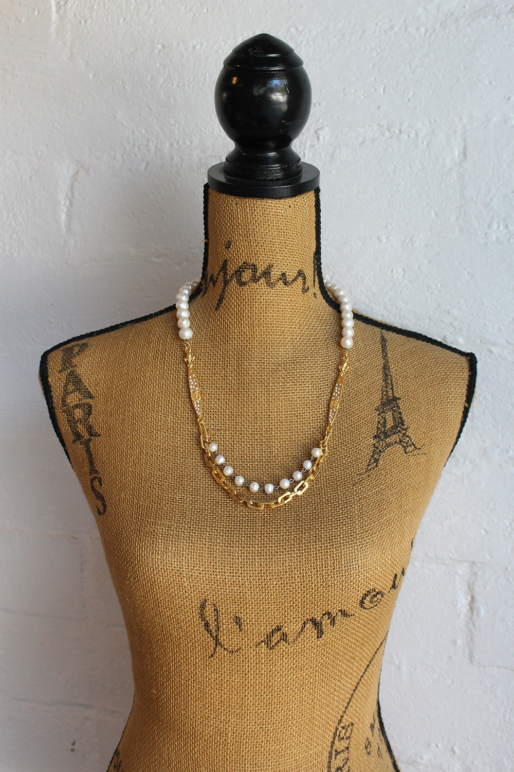 Pearls With Euro Crystal Pointu Pendants & Honfleur Chain Gold